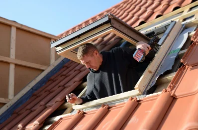 Pose de fenêtres de toit Velux à Briquenay